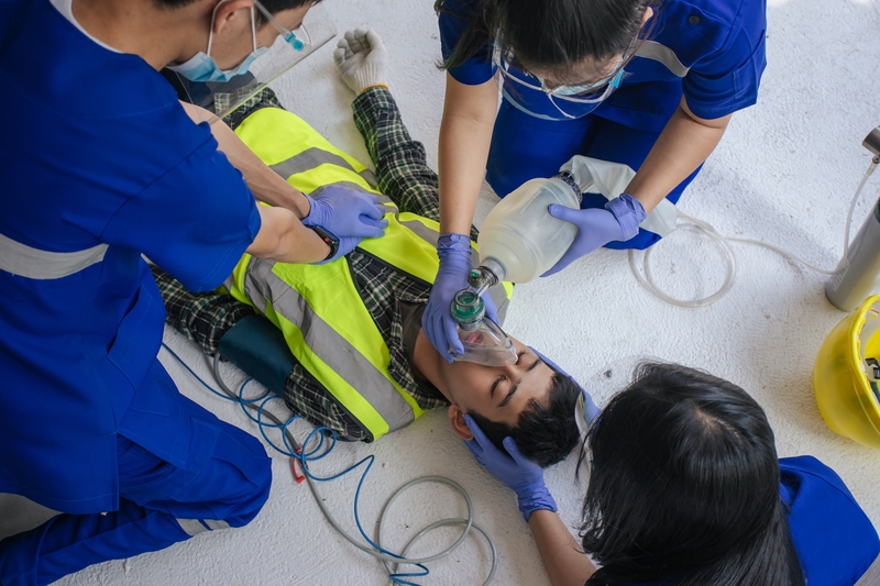 A team of medical personnel training to get ACLS certificate is demonstrating an advanced cardiac life support procedure